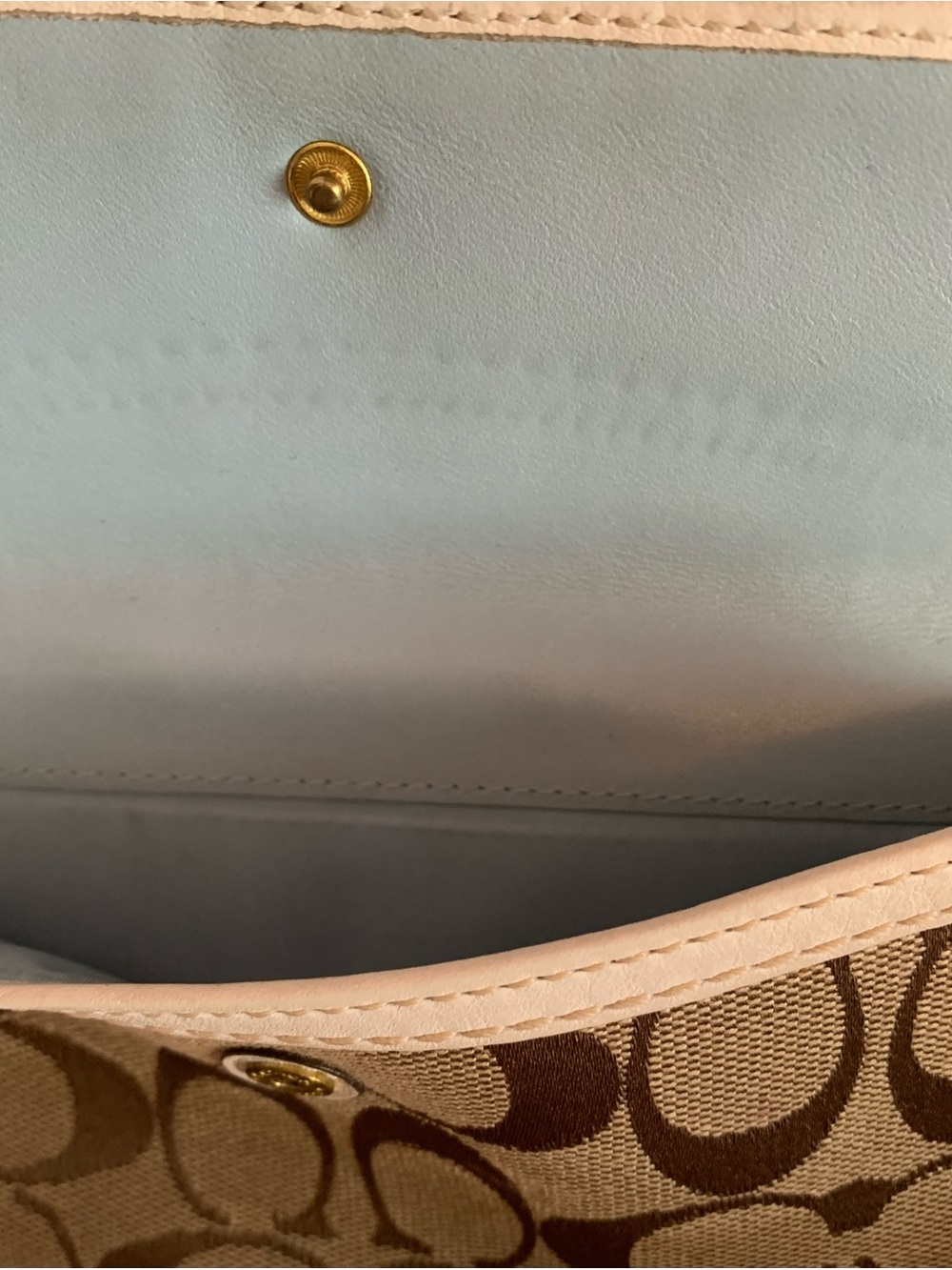 Coach Twist-Lock Wallet - Picture 4 of 6